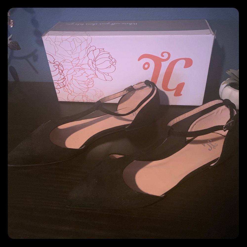 Black t strap flats